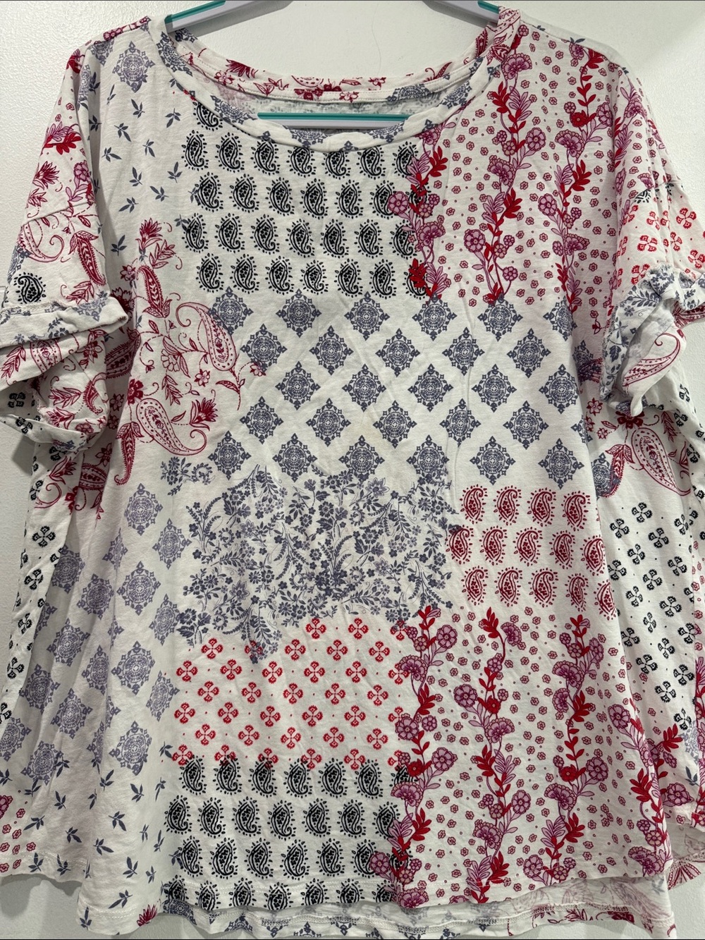 24/7 By Maurices Women's Patchwork Print Tee in White, Red & Navy ( 60 % cotton